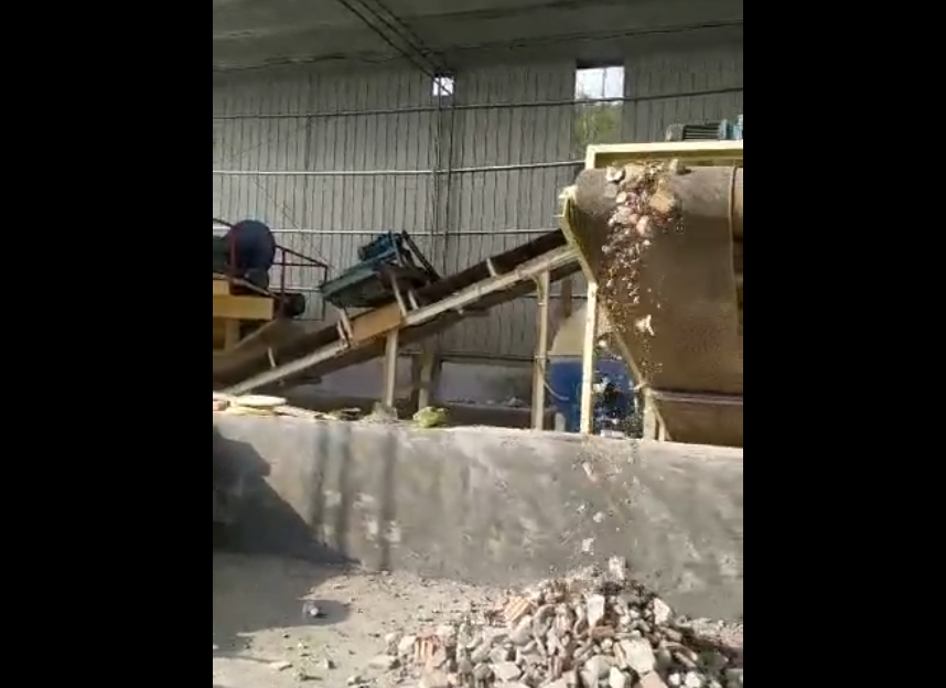 重慶建築垃圾回收制磚線試機